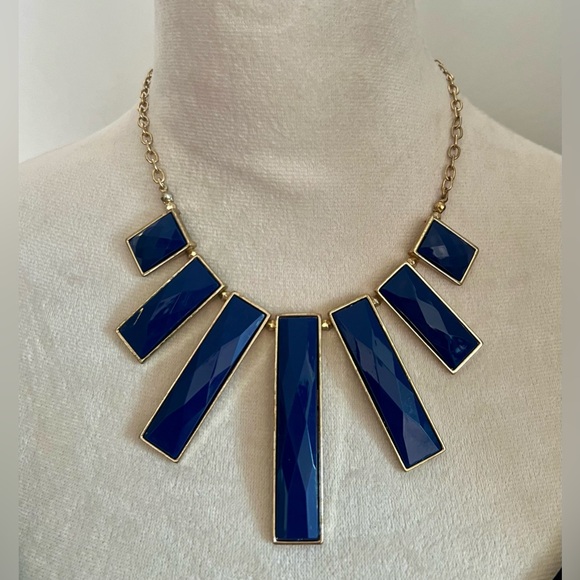 Jewelry - Statement Necklace 21.5 inches